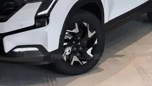 Kia Sonet GTX+ Glacier Pearl 2026