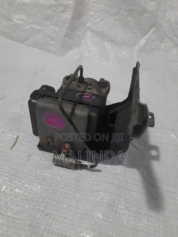 Suzuki Every (DA64) ABS Pump - Reconditioned
