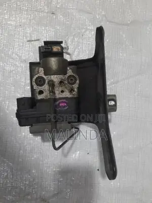 Suzuki Every (DA64) ABS Pump - Reconditioned