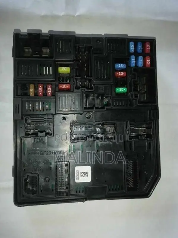 Nissan X-Trail (HNT32) Fuse Box - Reconditioned