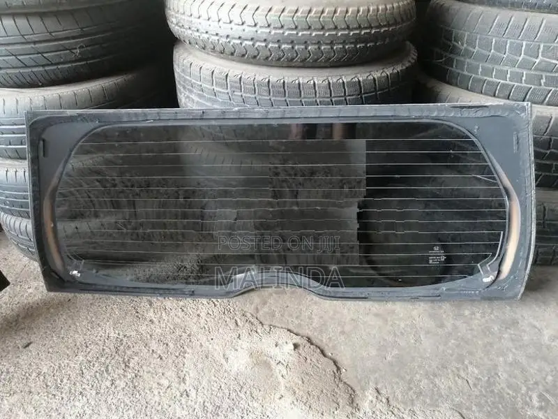 Honda Fit (GP5) Rear Windscreen - Reconditioned