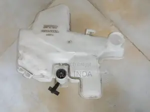 Honda Fit (GP5) Wiper Water Bottle - Reconditioned