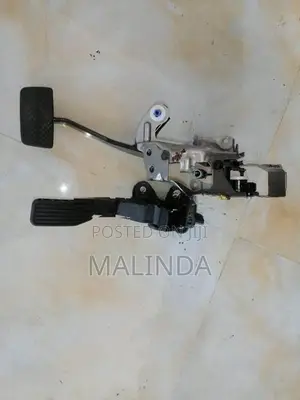Honda Fit (GP5) Brake Pedal - Reconditioned