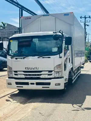 Isuzu Elf wing body 2016