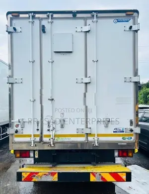 Isuzu Elf FIBER BODY 2018