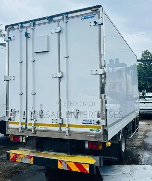 Isuzu Elf FIBER BODY 2018