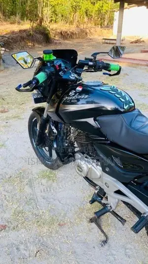 Bajaj Pulsar 180 2016