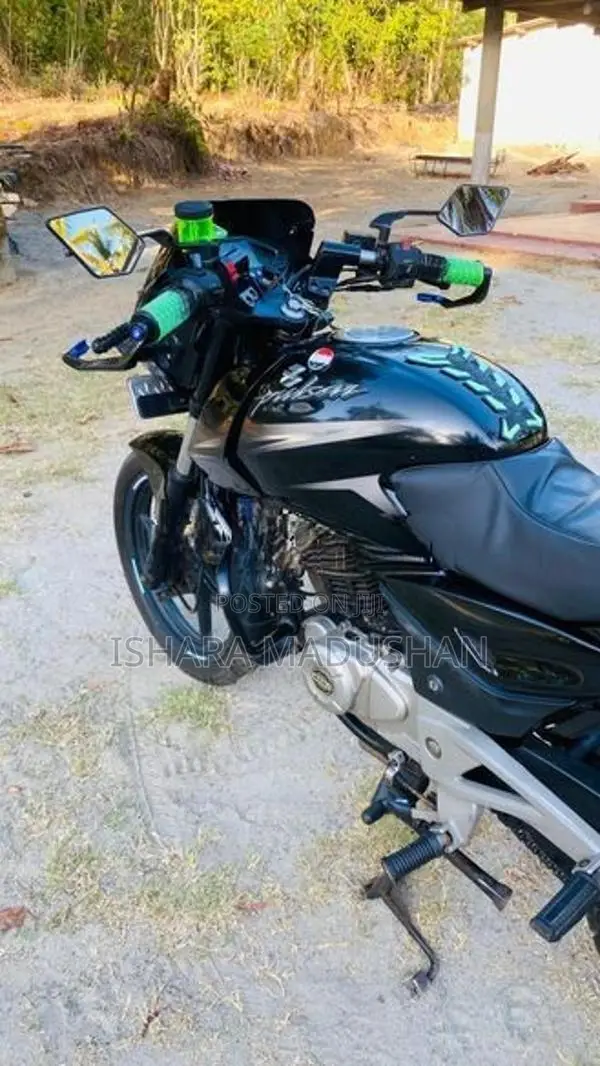 Bajaj Pulsar 180 2016