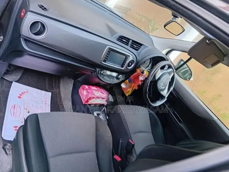 Toyota Vitz 2013