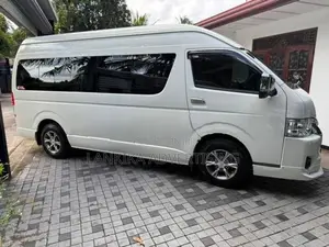 Toyota GDH HIGH ROOF 2023