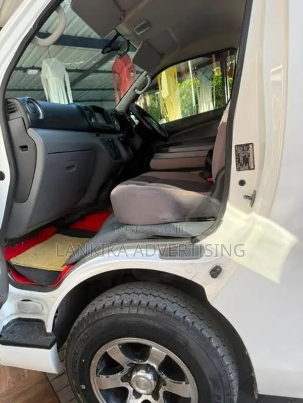 Nissan Caravan E 26 2015