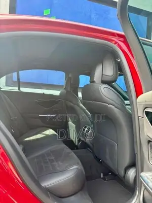 Mercedes Benz C180 2025