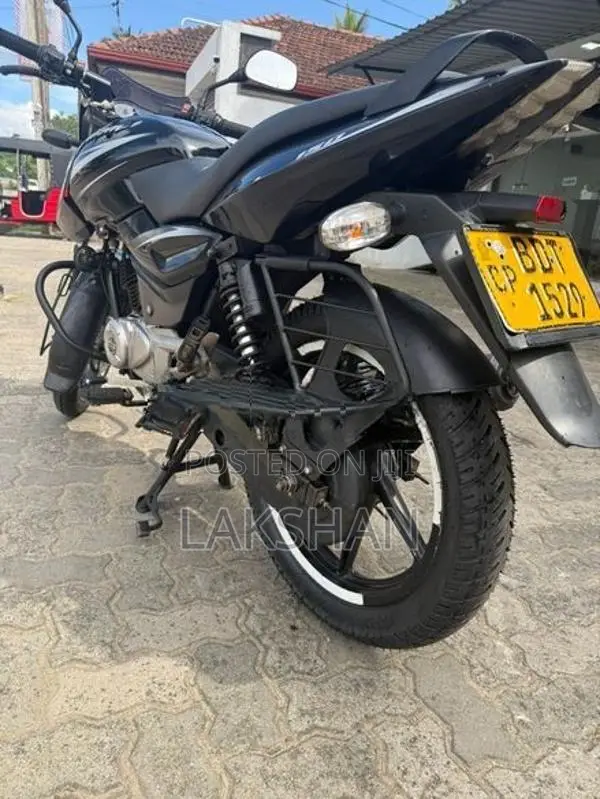 Bajaj Pulsar 150 2017