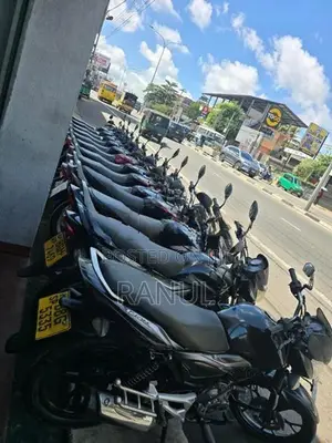 Bajaj CT100 2025