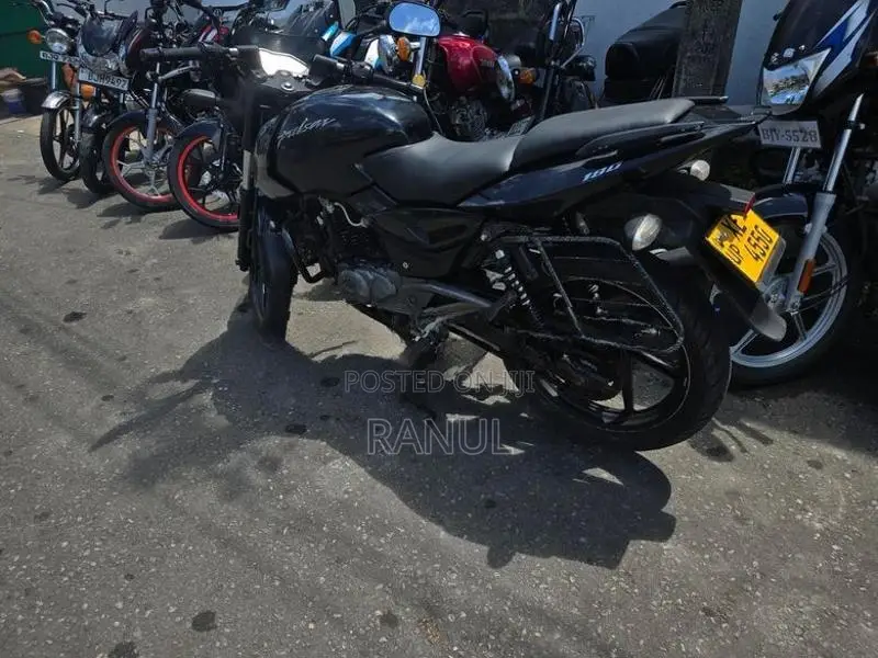 Bajaj Pulsar 180 2012