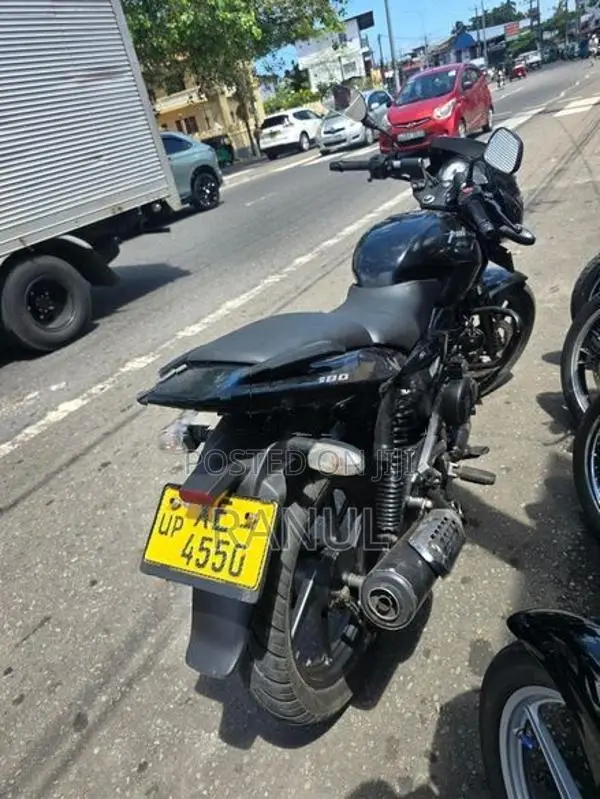 Bajaj Pulsar 180 2012