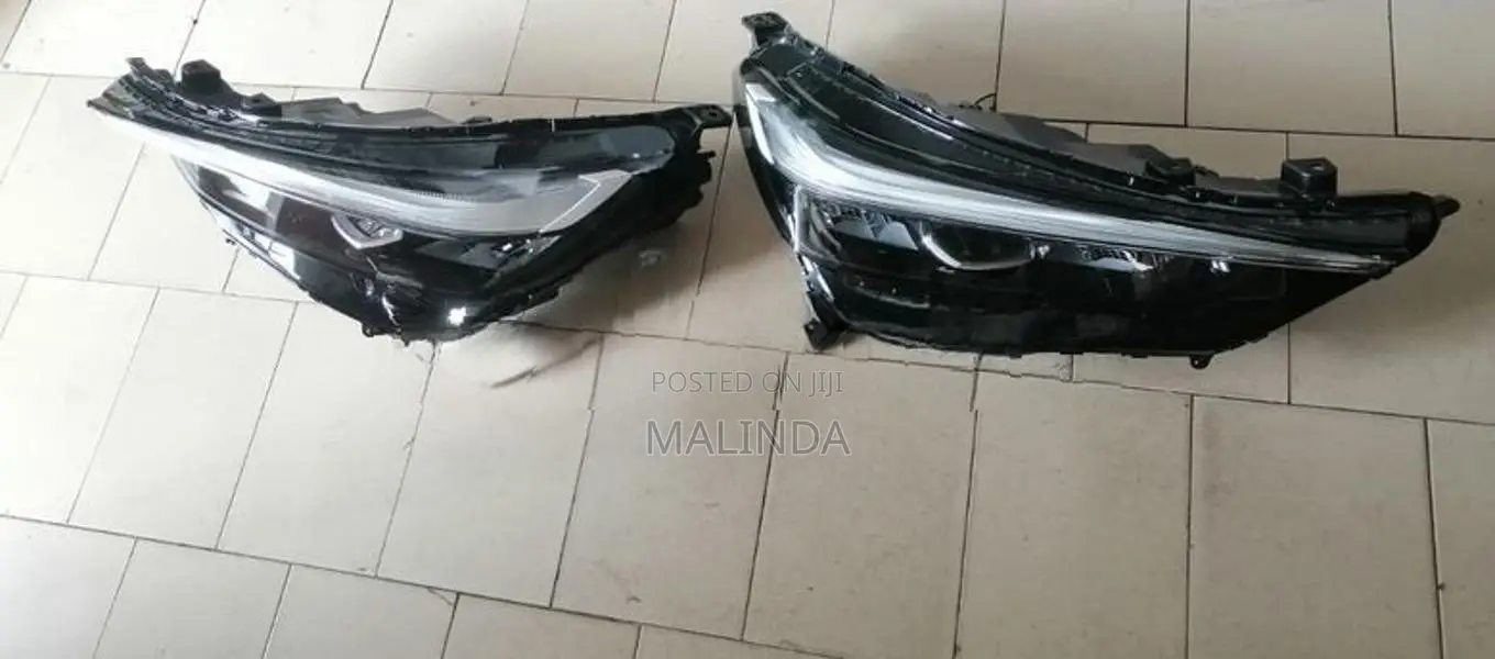 Honda Vezel (RV5) J3 RH/LH Head Light - Reconditioned