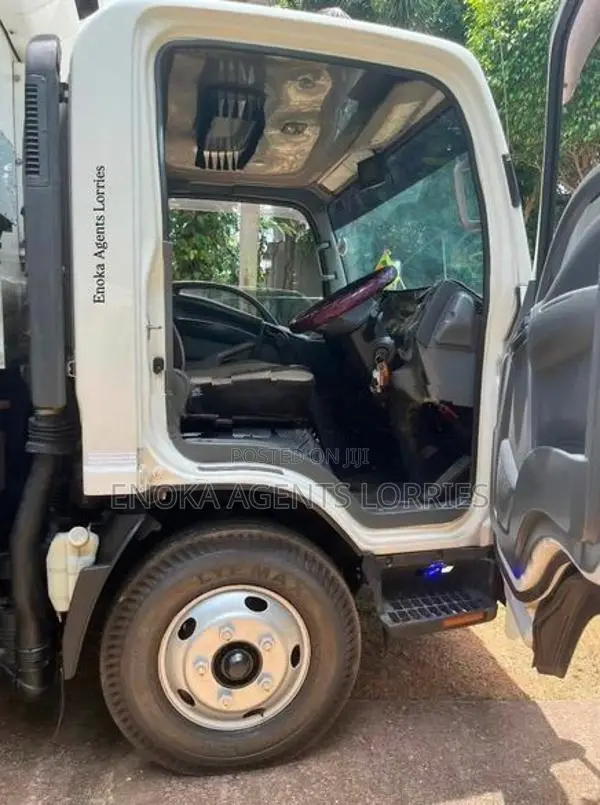 Isuzu Elf 15½ Freezer Lorry 2015