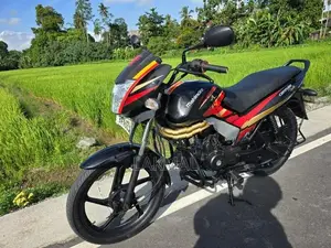 Mahindra Centuro rock star 2017