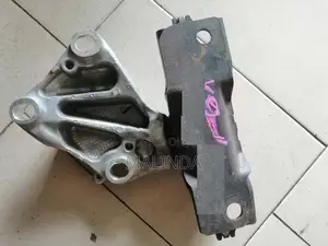 Honda Vezel Engine Mount - Reconditioned