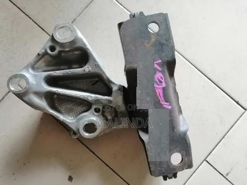 Honda Vezel Engine Mount - Reconditioned