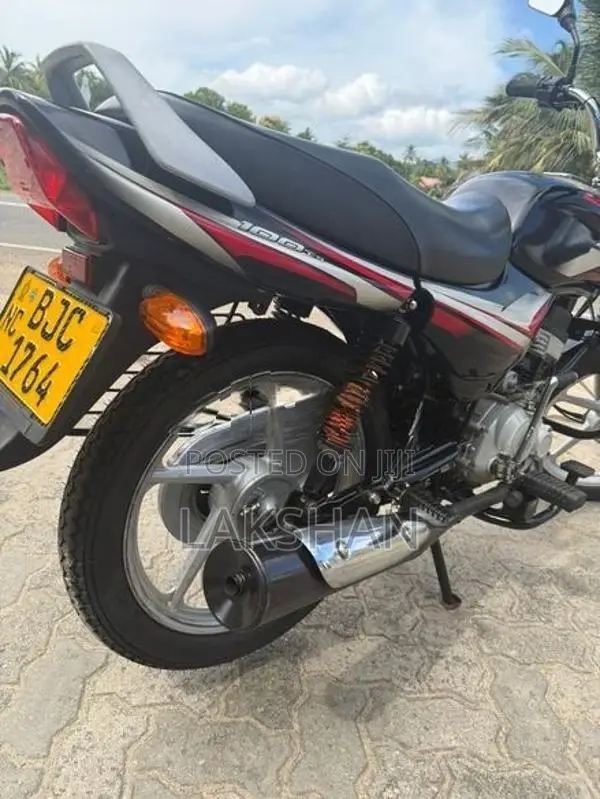 Bajaj CT100 2023