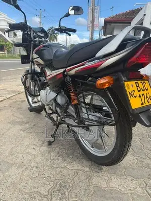 Bajaj CT100 2023