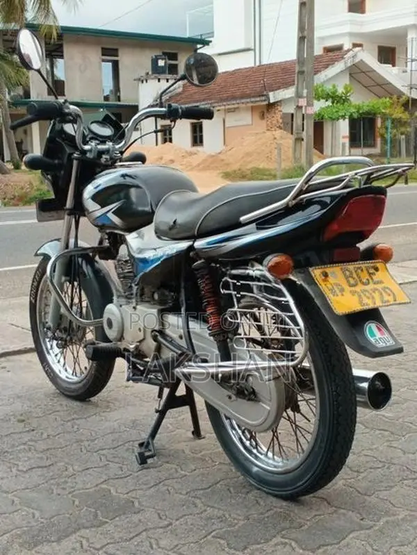 Bajaj CT100 2016