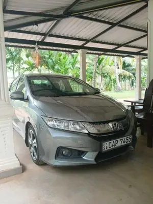Honda Grace 2016