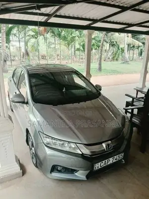 Honda Grace 2016