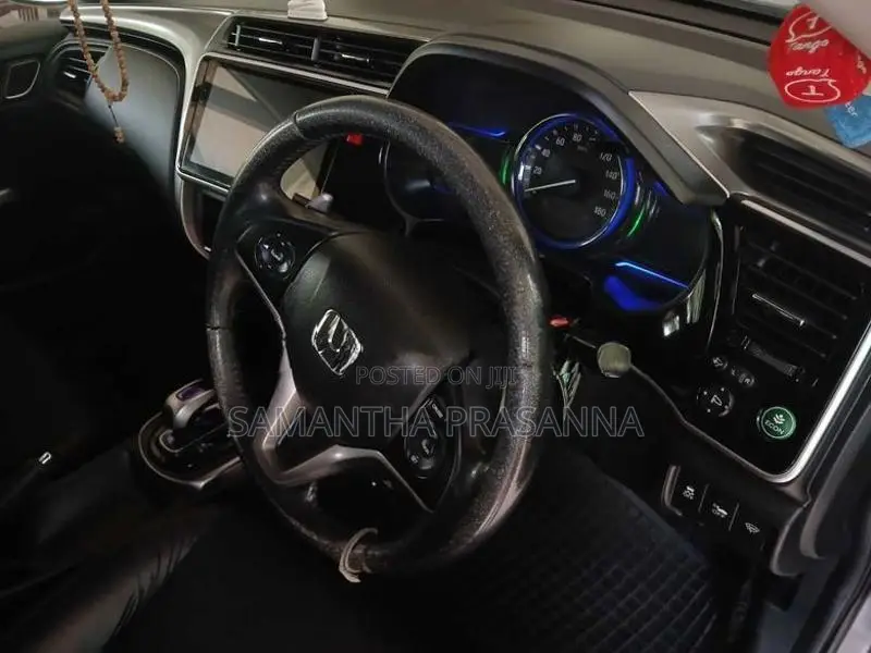 Honda Grace 2016
