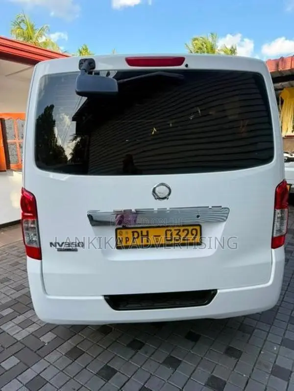 Nissan Caravan E 26 2015