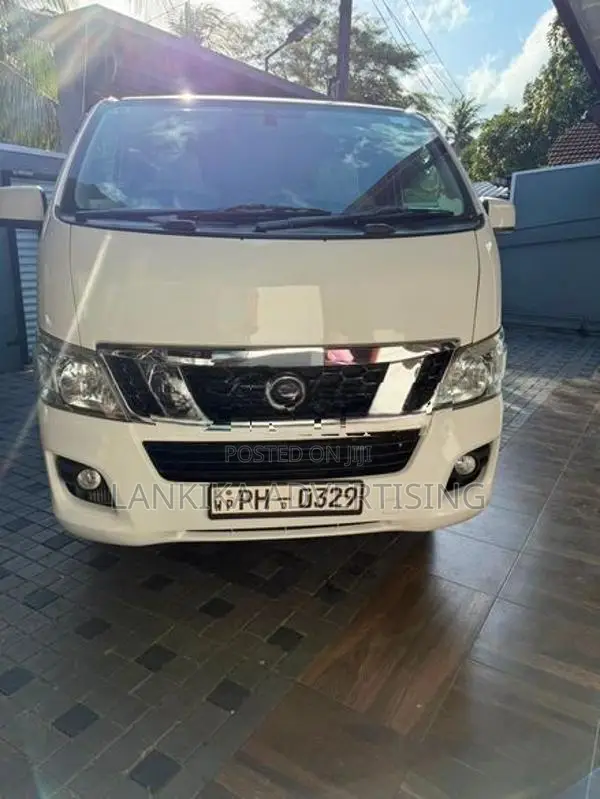 Nissan Caravan E 26 2015