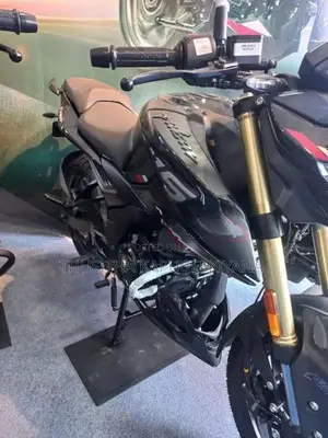 Bajaj Pulsar N160 Premium Black 2026
