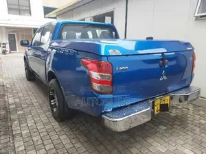 Mitsubishi L200 2016