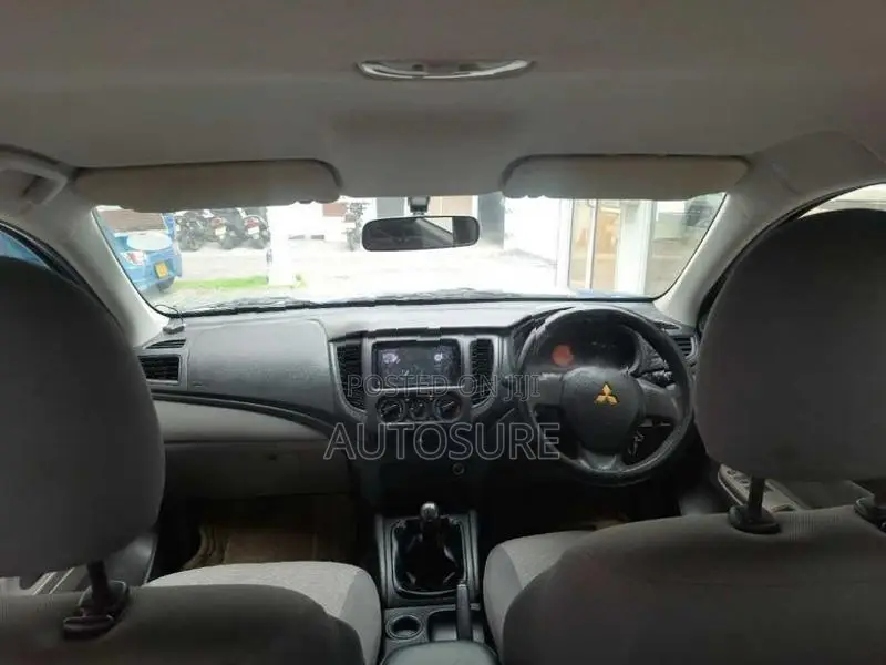 Mitsubishi L200 2016