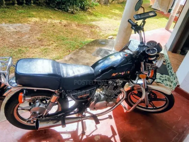 Suzuki GN 125 2024