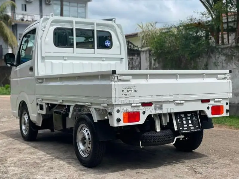 Nissan Clipper Truck 2025