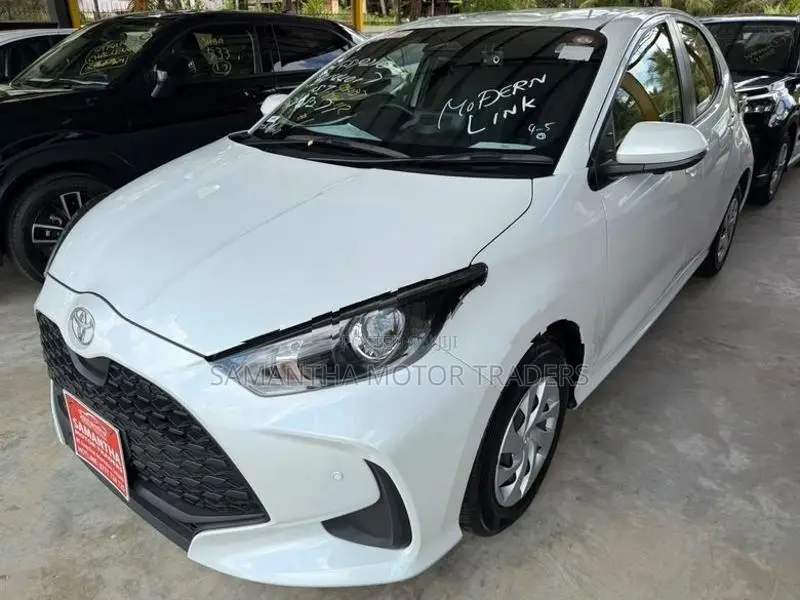 Toyota Yaris X Grade 2025
