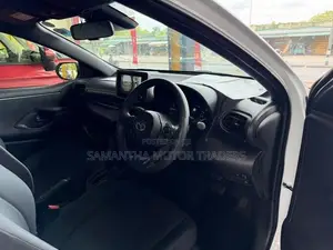 Toyota Yaris X Grade 2025