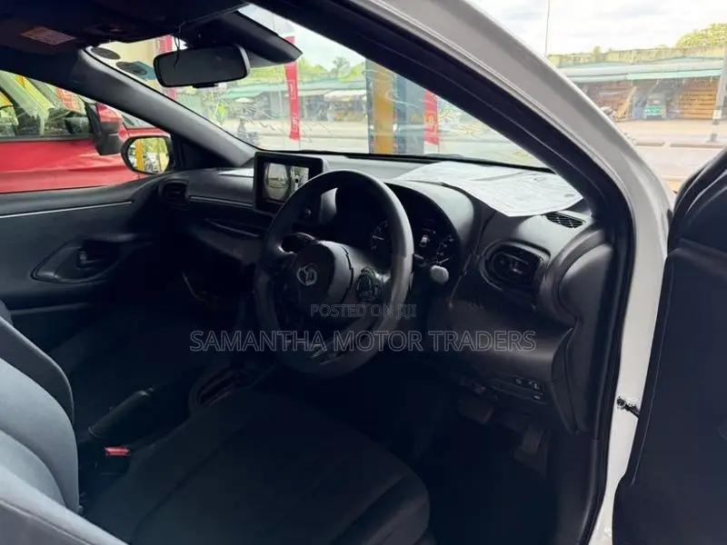 Toyota Yaris X Grade 2025