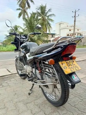 Bajaj CT100 2015