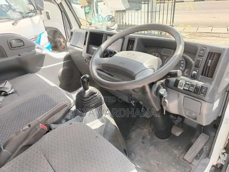 Isuzu Elf NKR85 10.5ft UNREGIS 2017