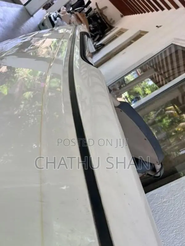 toyota voxy hood