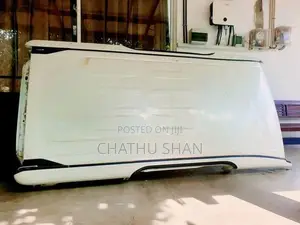 toyota voxy hood