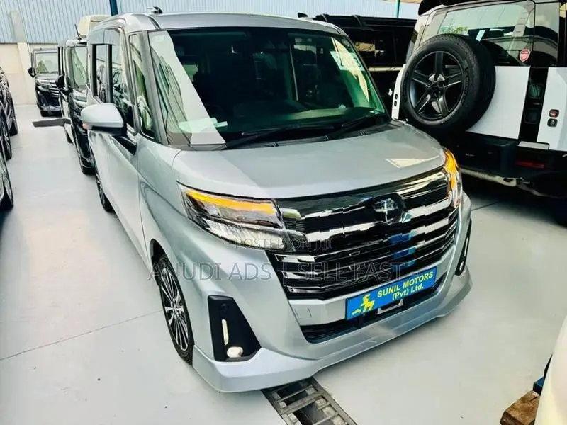 Toyota Roomy Custom GT 2023