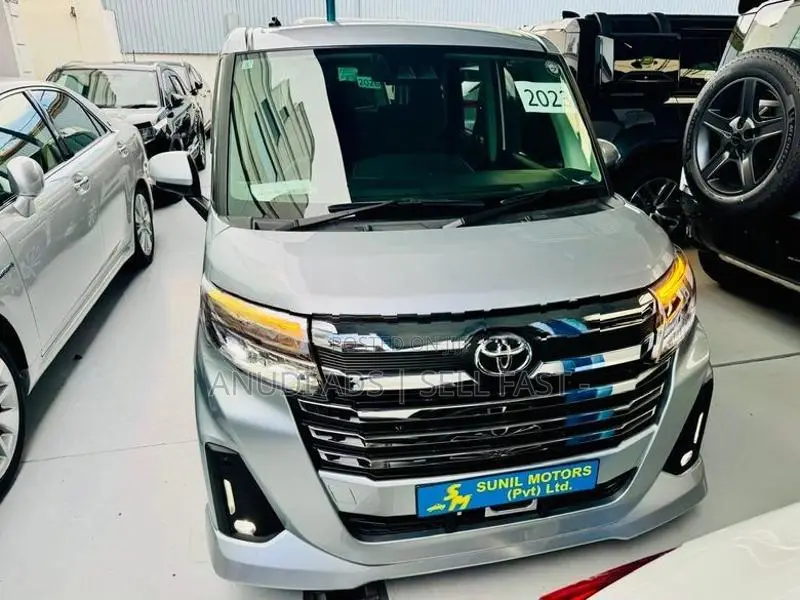 Toyota Roomy Custom GT 2023
