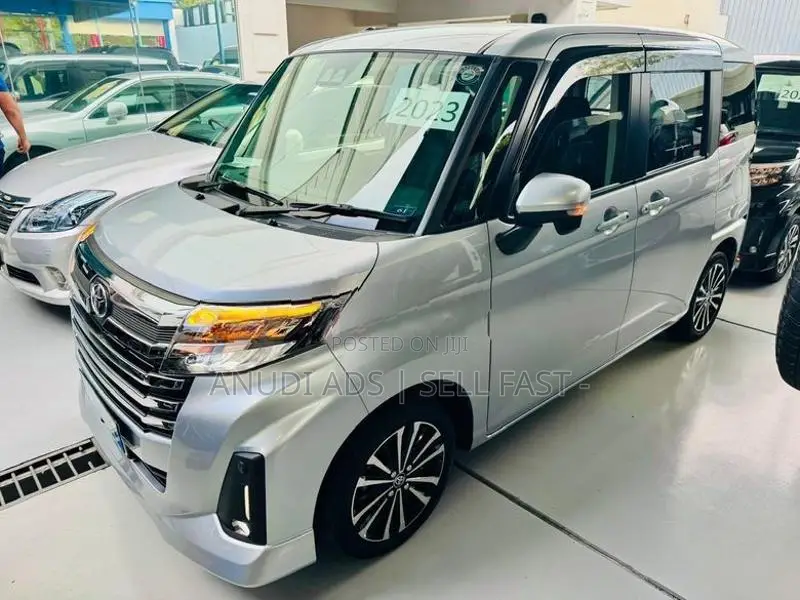 Toyota Roomy Custom GT 2023