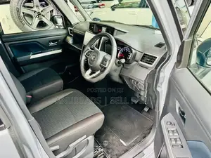 Toyota Roomy Custom GT 2023