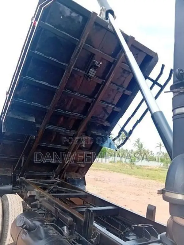 Tata Tipper 1615 2011